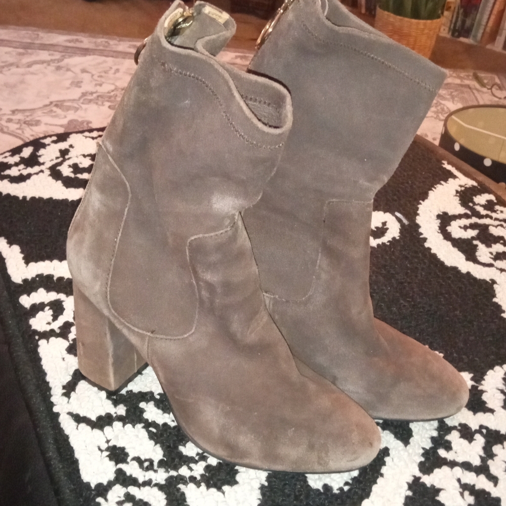 Elegant Brown Ankle Boots